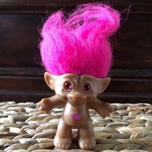Vintage Treasure Trolls pink hair pink star gem